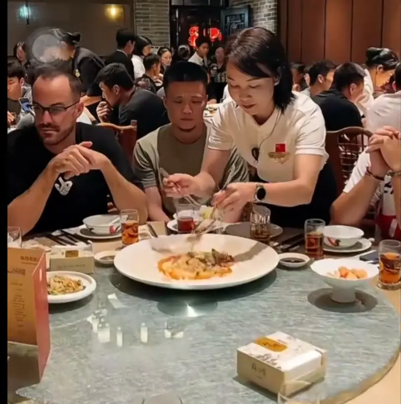 杜锋大力练 杜锋大力练