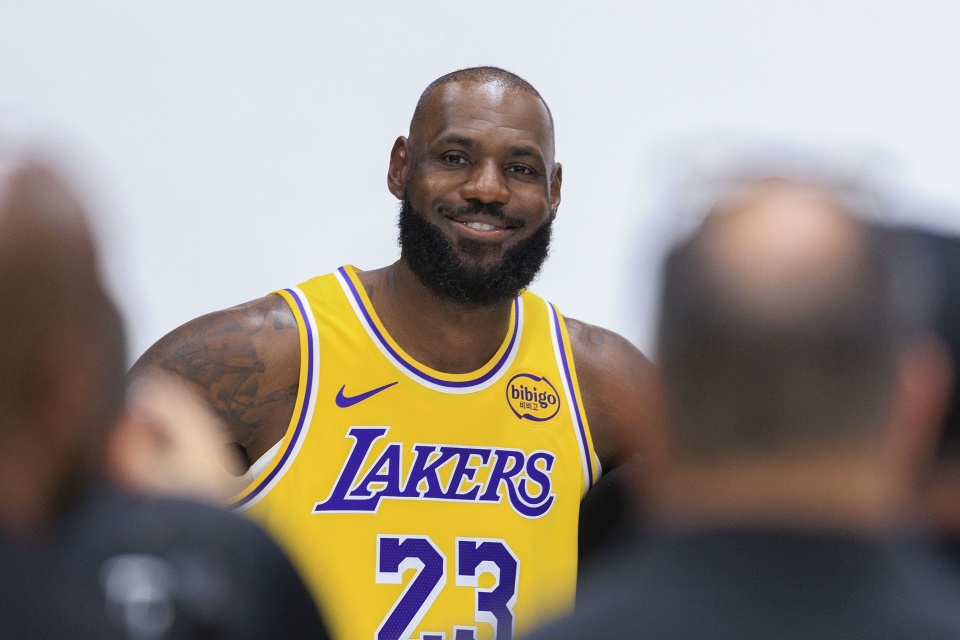 姆斯继续冲 姆斯继续冲